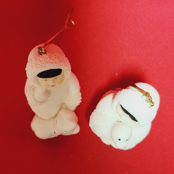 Christmas Ornament Arctic Kids of Alaska Snow Babies Baby Holding Seal and Dog S - Picture 7 of 10